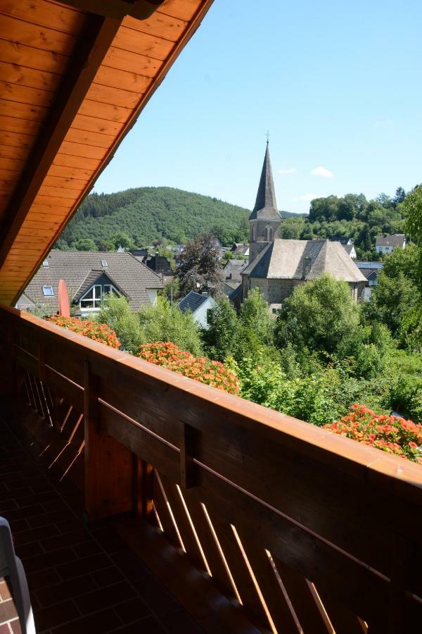 Ferienwohnung Burgblick Bilstein المظهر الخارجي الصورة